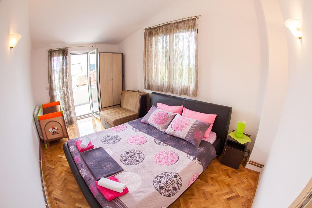 Apartments Vila Masha Petrovac Buitenkant foto
