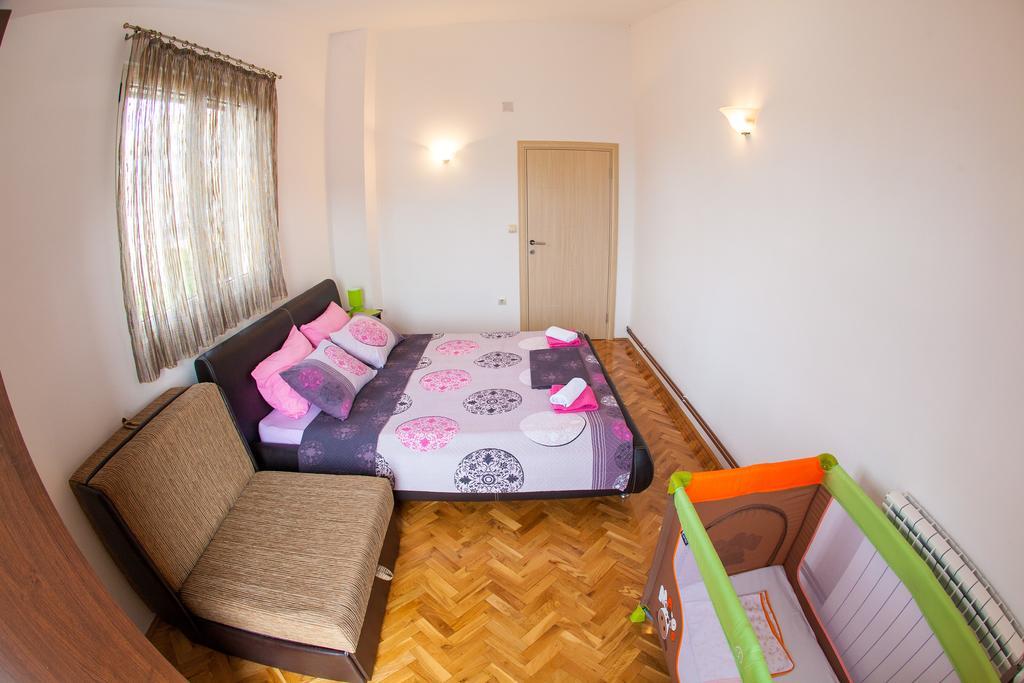 Apartments Vila Masha Petrovac Buitenkant foto
