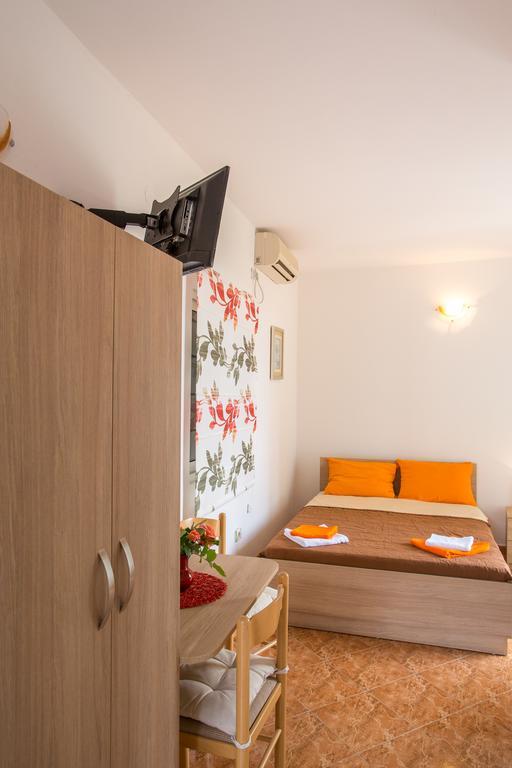 Apartments Vila Masha Petrovac Buitenkant foto