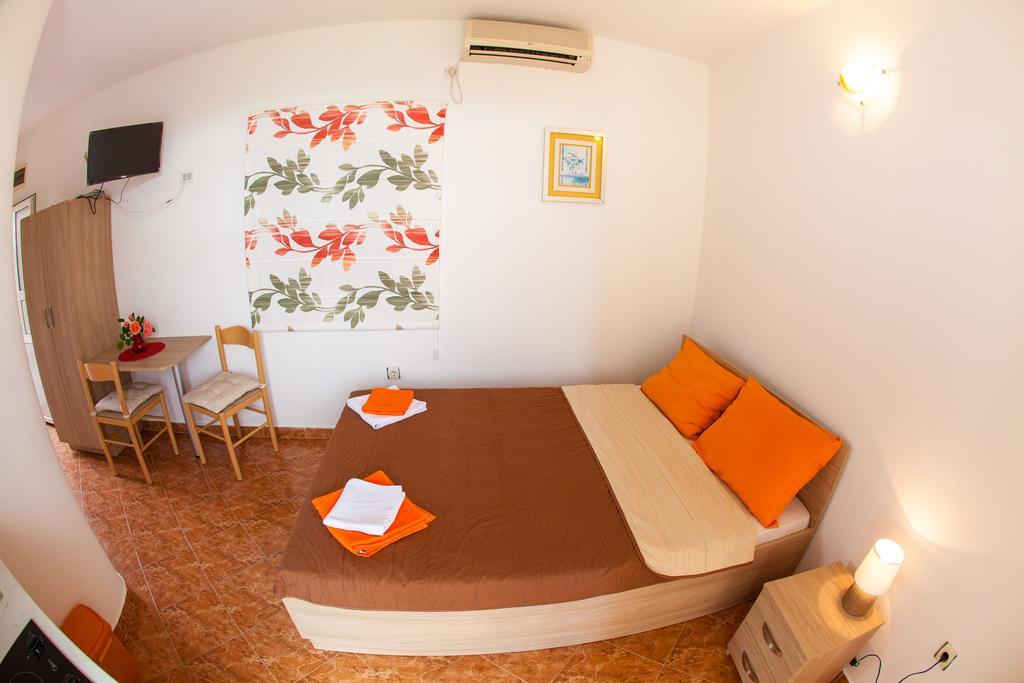 Apartments Vila Masha Petrovac Buitenkant foto