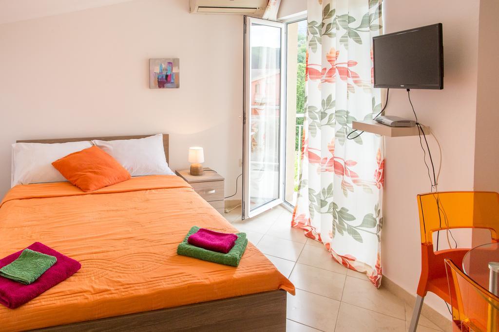 Apartments Vila Masha Petrovac Buitenkant foto