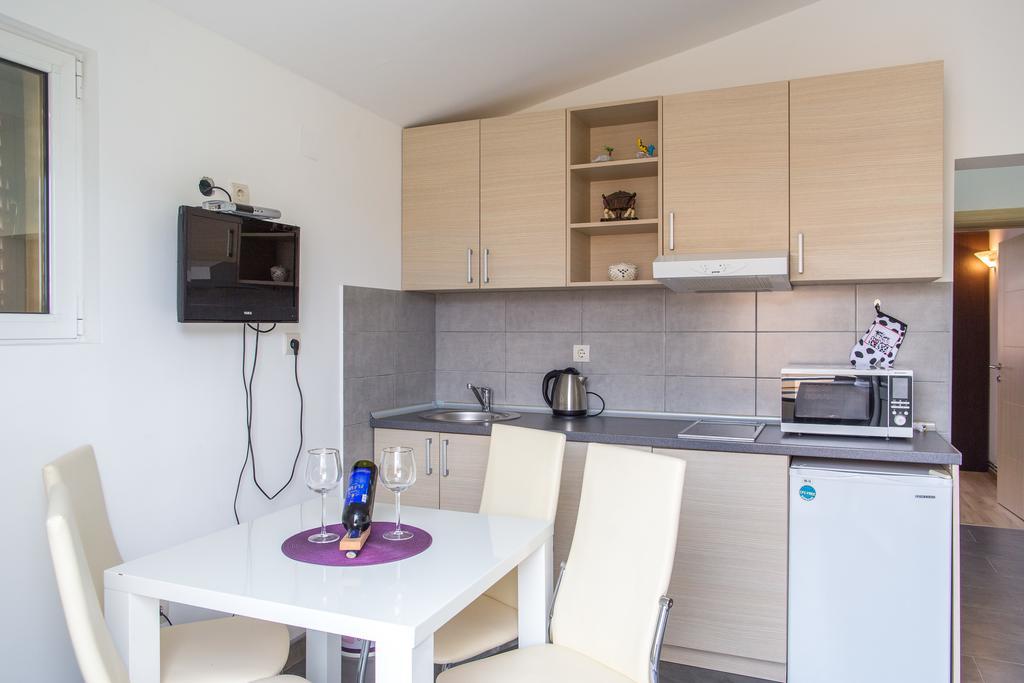 Apartments Vila Masha Petrovac Buitenkant foto