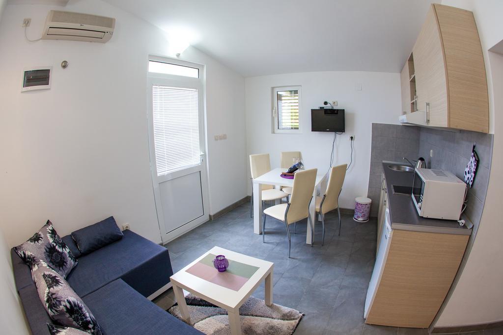 Apartments Vila Masha Petrovac Buitenkant foto