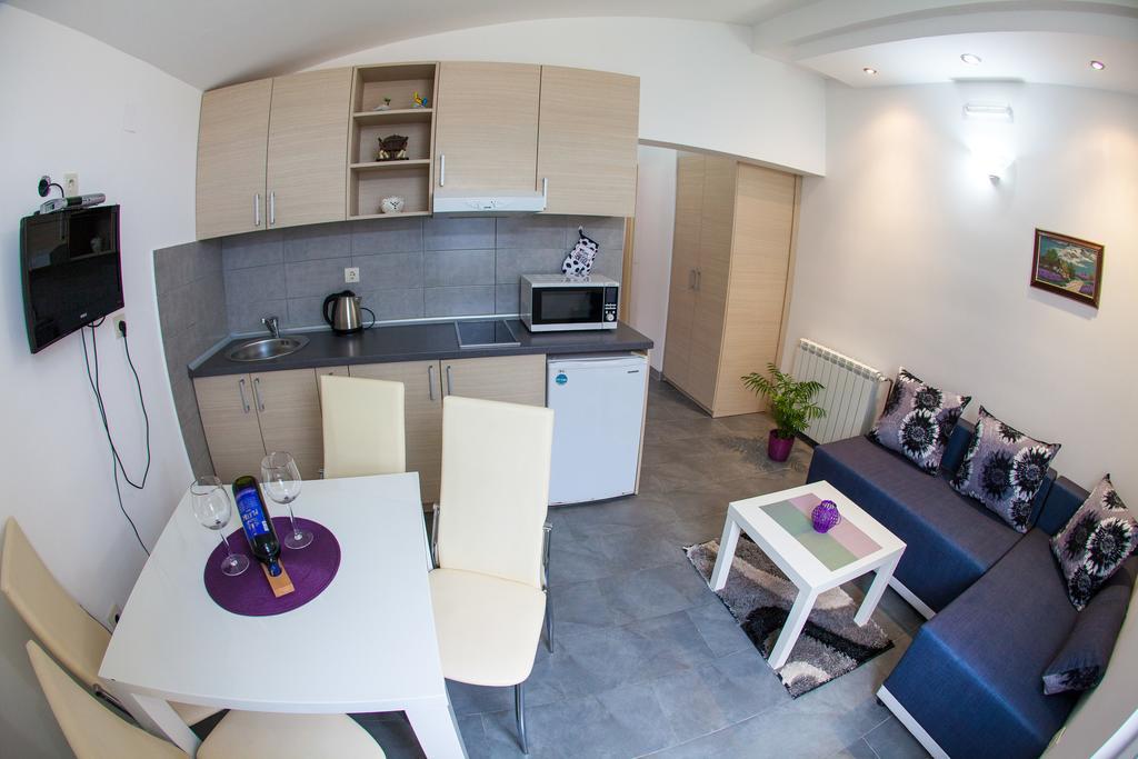 Apartments Vila Masha Petrovac Buitenkant foto