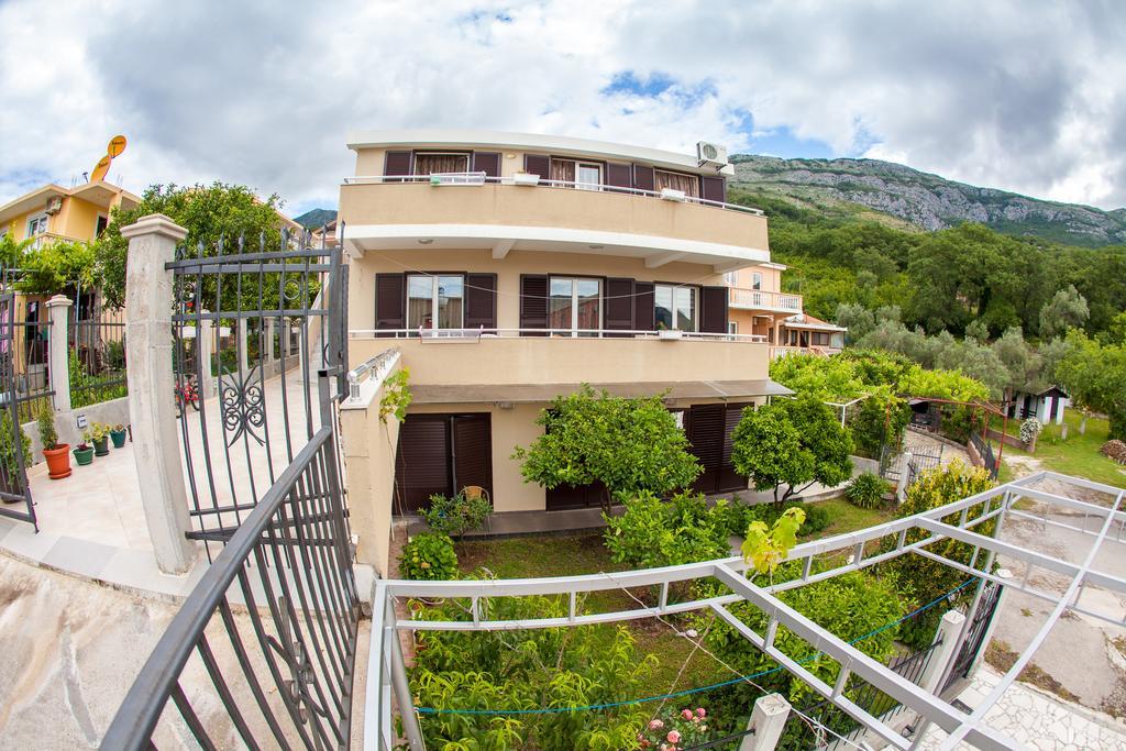 Apartments Vila Masha Petrovac Buitenkant foto