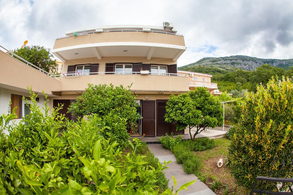 Apartments Vila Masha Petrovac Buitenkant foto